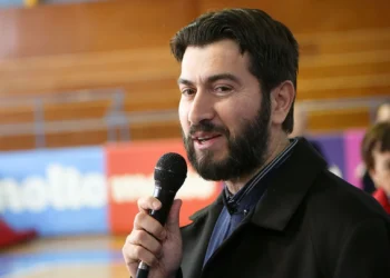 Ο πατέρας Αντώνιος ετοιμάζει μηνύσεις – Τι αναφέρει για την πλαστή επιστολή της μητέρας του 16χρονου