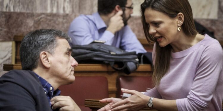 ΣΥΡΙΖΑ: Οριακά αξιωματική αντιπολίτευση μετά την αποχώρηση της ομάδας Αχτσιόγλου