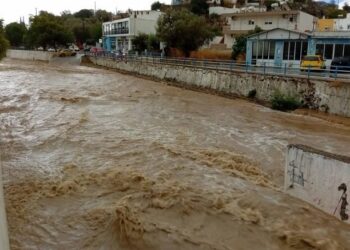 Ρόδος: Πλημμύρες και κατολισθήσεις λόγω της κακοκαιρίας – Καθυστερήσεις σε πτήσεις