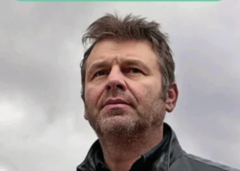 Άγρια επίθεση Γκλέτσου σε Άδωνι για τα Τέμπη: «Ζω για να σε δω φυλακή»