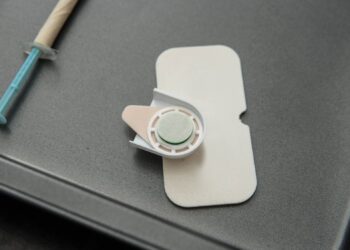 Εμβόλιο χωρίς σύριγγα; Ο Μπιλ Γκέιτς ίσως βρήκε τη λύση