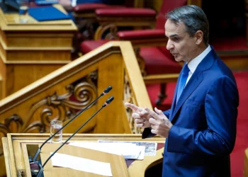 Μητσοτάκης προς ΣΥΡΙΖΑ: Κινδυνεύετε να γίνετε κόμμα Black Friday, -50%!