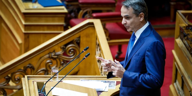 Μητσοτάκης προς ΣΥΡΙΖΑ: Κινδυνεύετε να γίνετε κόμμα Black Friday, -50%!