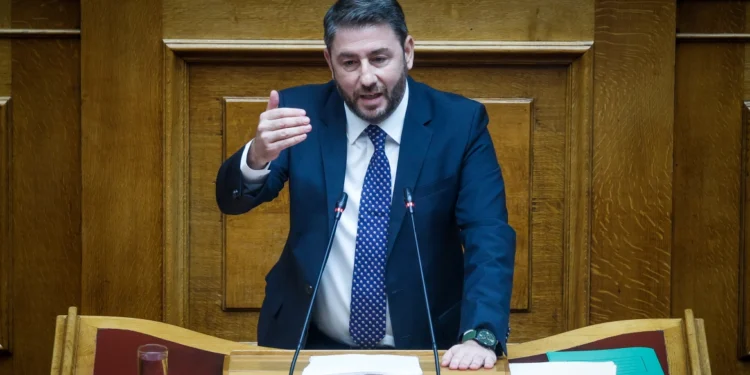 Ανδρουλάκης σε Μητσοτάκη: Θέλετε κράτος λάφυρο και τις θέσεις ευθύνης σε αντίβαρο πολιτικής συναλλαγής