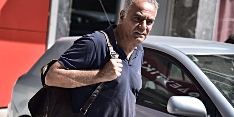 Πάνος Σκουρλέτης: Πάει στη Δίωξη Ηλεκτρονικού Εγκλήματος για το τρολ «Πεν Νταλαούρα»