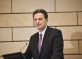 Σκυλακάκης: Γιατί διώχνουμε τους καυστήρες φυσικού αερίου από τις νεόδμητες πολυκατοικίες
