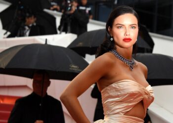 Η Αντριάνα Λίμα απαντά στα σχόλια για επεμβάσεις: «Είμαι μια κουρασμένη μαμά»