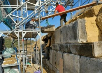 Αμφίπολη: Στον Τύμβο Καστά επιστρέφουν 25 αρχιτεκτονικά μέλη, μετά από 21 αιώνες