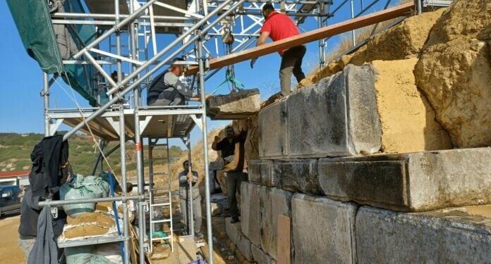 Αμφίπολη: Στον Τύμβο Καστά επιστρέφουν 25 αρχιτεκτονικά μέλη, μετά από 21 αιώνες