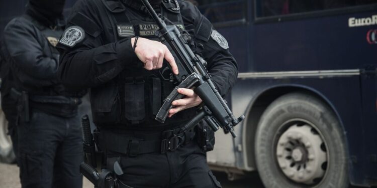 Βοιωτία – Θάνατος 17χρονου: «Ποτέ δεν πάτησα την σκανδάλη», είπε στην απολογία του ο αστυνομικός