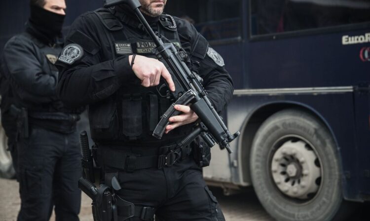 Βοιωτία – Θάνατος 17χρονου: «Ποτέ δεν πάτησα την σκανδάλη», είπε στην απολογία του ο αστυνομικός