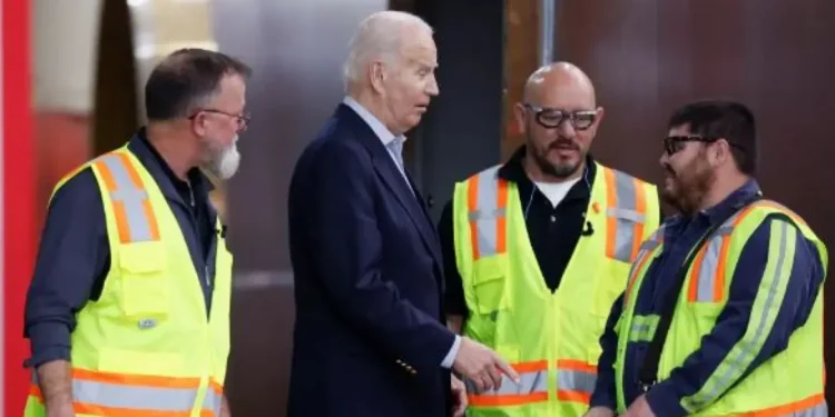 Μπάιντεν: Αποκάλεσε… βουλευτή τον Τραμπ – «Έχω τους κωδικούς να ανατινάξω τον κόσμο»