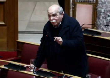 Ο Νίκος Βούτσης αποχώρησε από τον ΣΥΡΙΖΑ