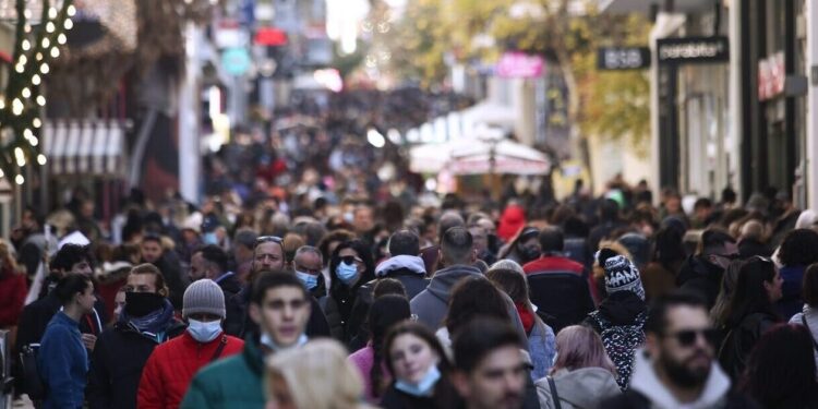 Ποιοι συνταξιούχοι παίρνουν έως 200 ευρώ αύξηση – Επίδομα μητρότητας 780€ για 9 μήνες