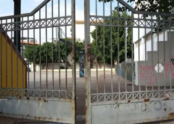 Στικάκια νικοτίνης για διακοπή του καπνίσματος προκάλεσαν τη λιποθυμία των μαθητών στο σχολείο του Ηρακλείου