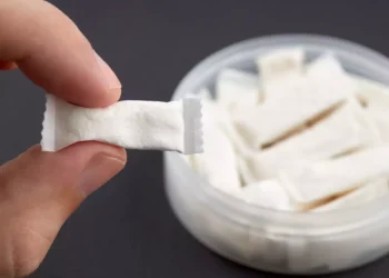 Ηράκλειο: Τι είναι τα απαγορευμένα στικάκια snus που οδήγησαν σε λιποθυμία τους μαθητές