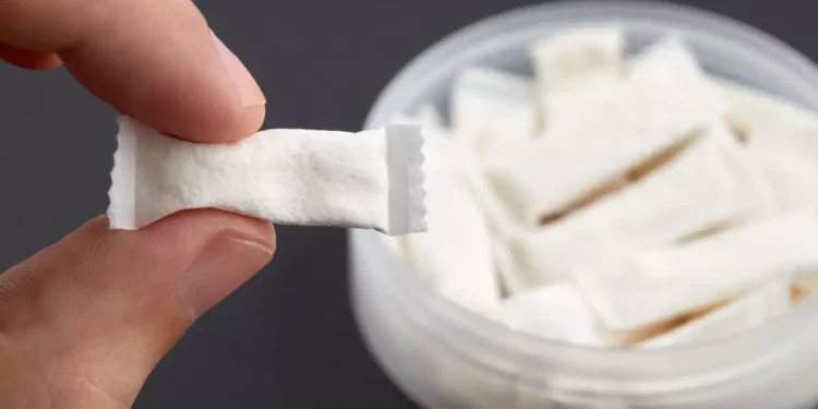 Ηράκλειο: Τι είναι τα απαγορευμένα στικάκια snus που οδήγησαν σε λιποθυμία τους μαθητές