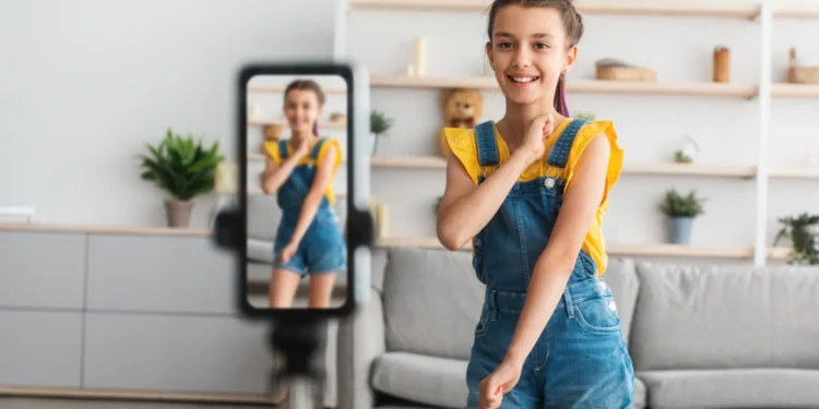 Γιατί το παιδί μου θέλει να γίνει influencer; – Η καριέρα που εγείρει ανησυχίες