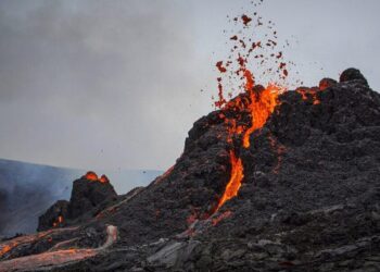 Τρόμος στην Ισλανδία: Βρυχάται το ηφαίστειο Φαγκραντάλσφιαλ – Η πόλη που θα «σβηστεί» από το χάρτη(Βίντεο)
