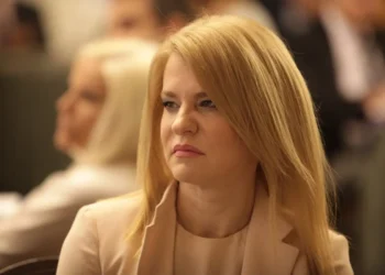 Τζάκρη: Ο Κασσελάκης ήρθε για να μείνει – Με τον αλληλοσπαραγμό δίνουμε την εικόνα τσίρκου