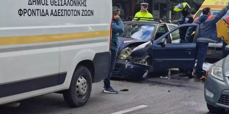 Θεσσαλονίκη: Νεκρός ο άνδρας που έπαθε ανακοπή και προκάλεσε την καραμπόλα