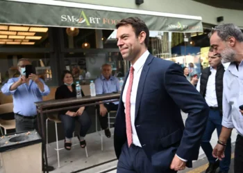 «Μαυροσκούφης» ο Κασσελάκης – Πληροφορίες πως μπαίνει φαντάρος τον Μάρτιο στον Αυλώνα