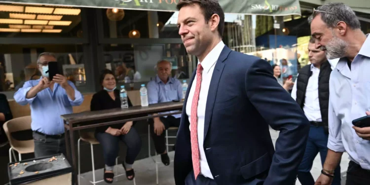 «Μαυροσκούφης» ο Κασσελάκης – Πληροφορίες πως μπαίνει φαντάρος τον Μάρτιο στον Αυλώνα