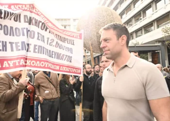 Ο Στέφανος Κασσελάκης «αδειάζει» τον Τσίπρα: Η μνημονιακή εποχή του ΣΥΡΙΖΑ τελείωσε