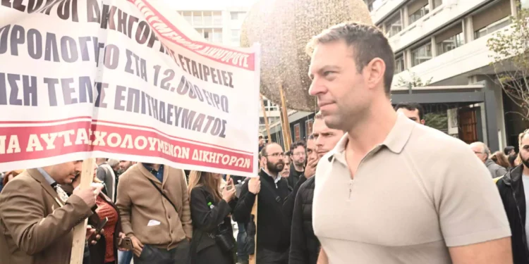 Ο Στέφανος Κασσελάκης «αδειάζει» τον Τσίπρα: Η μνημονιακή εποχή του ΣΥΡΙΖΑ τελείωσε