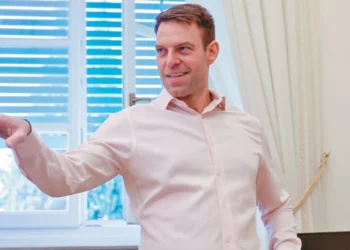 Φίλος οικογένειας Κασσελάκη: Είναι λιγάκι ανιστόρητος, του το είχα πει