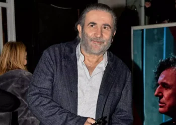 Λάκης Λαζόπουλος για Γιώργο Λιάγκα: Έχει καθημερινή ωριαία προβολή στον Κασσελάκη και τον κυνηγά με μία κάμερα