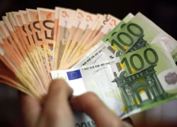 Ελεύθεροι επαγγελματίες: Διπλό μπλόκο σε όσους εμφανίζονται «φτωχαδάκια» ενώ έχουν μεγάλους τζίρους – Πως θα τους ξετρυπώνει η ΑΑΔΕ