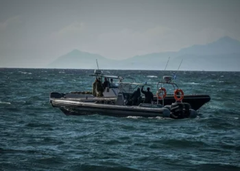 Λέσβος: Συνεχίζονται οι έρευνες για τους 12 αγνοούμενους του πλοίου «Raptor» – Το χρονικό του ναυαγίου