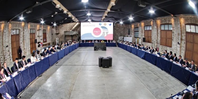 ΑΕΙ: Ελληνο-κινεζική συνεργασία για διπλά πτυχία και έρευνα