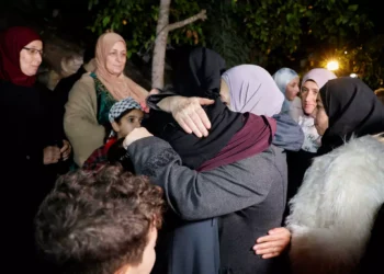 Λωρίδα της Γάζας: Δεύτερη μέρα της εκεχειρίας – Αναμένονται νέες απελευθερώσεις ομήρων της Χαμάς και Παλαιστινίων κρατουμένων σήμερα