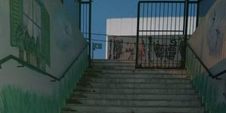 «Σώθηκαν τυχαία» – Γονείς ξεσπούν για την πτώση καγκελόπορτας δίπλα από μαθητές σε σχολείο της Πιερίας