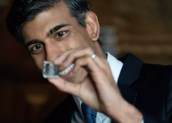 Ρίσι Σούνακ: Οι λόγοι που οδήγησαν τον Βρετανό πρωθυπουργό στη μεγάλη απρέπεια απέναντι στην Ελλάδα