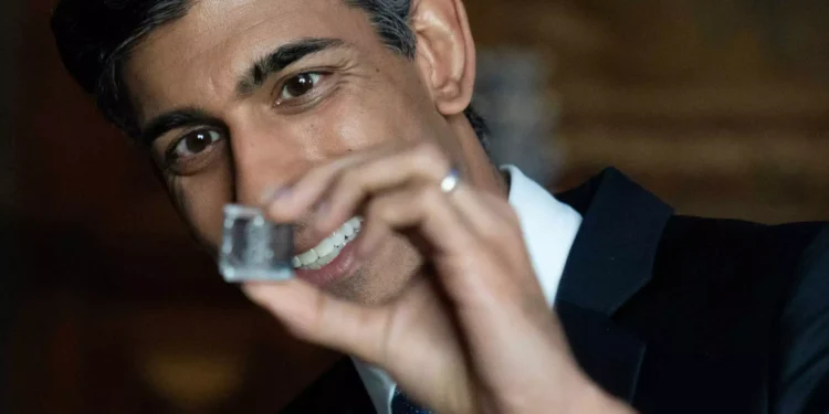 Ρίσι Σούνακ: Οι λόγοι που οδήγησαν τον Βρετανό πρωθυπουργό στη μεγάλη απρέπεια απέναντι στην Ελλάδα