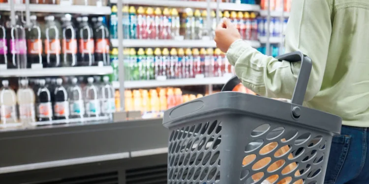 ΦΠΑ σε καφέ, αναψυκτικά και συγκοινωνίες: Οι αλλαγές που έρχονται και πώς επηρεάζουν την τσέπη μας