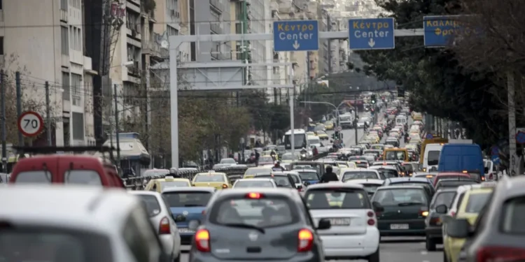 Κίνηση για γερά νεύρα στην Περιφερειακή Υμηττού, καθυστερήσεις και σε Κηφισό, Κηφισίας – 24ωρη απεργία στα ταξί