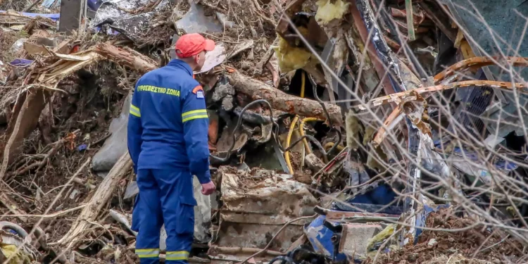 Τέμπη: Έτσι είναι σήμερα ό,τι απέμεινε από το σιδηροδρομικό δυστύχημα – Ξεσπούν γονείς και τραυματίες