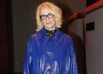 Θέμις Μπαζάκα – «Πρέπει να γίνει η σεξουαλική εκπαίδευση στο σχολείο και να πάψουν τα θρησκευτικά»