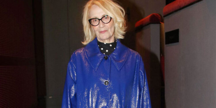 Θέμις Μπαζάκα – «Πρέπει να γίνει η σεξουαλική εκπαίδευση στο σχολείο και να πάψουν τα θρησκευτικά»