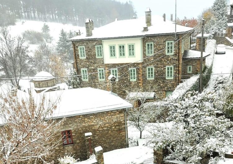 Έπεσαν τα πρώτα χιόνια στη Φλώρινα – Στα λευκά το Νυμφαίο και Πισοδέρι