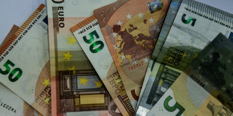 Παρελθόν τα επιδόματα και οι εκπτώσεις για τους ελεύθερους επαγγελματίες