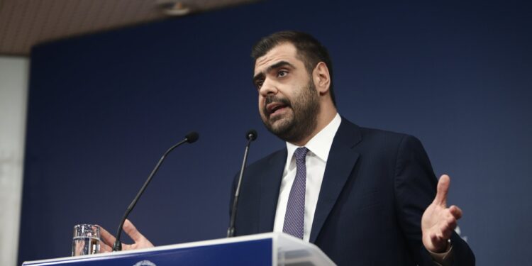 Παύλος Μαρινάκης: «Όσοι δεν ψηφίσουν την επίμαχη τροπολογία θα διαγραφούν»