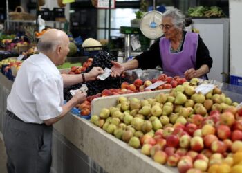 Ακρίβεια: Πήραν «φωτιά» οι χονδρικές τιμές λαχανικών και φρούτων – Από 85% έως 115% πάνω