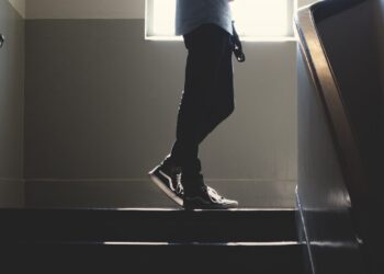 Βόλος: Απίστευτο περιστατικό μπούλινγκ σε μαθητή – Τον έγδυσαν και του ζωγράφισαν τα οπίσθια