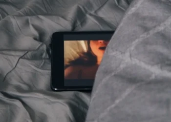 Ανήλικοι στη Ναύπακτο «έγδυναν» μέσω εφαρμογής φωτογραφίες συμμαθητριών τους και τις διακινούσαν