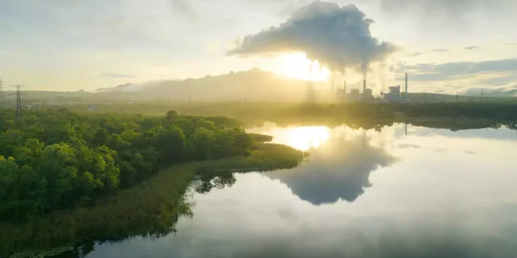 Εκπομπές αερίων θερμοκηπίου: Η Ελλάδα θα ξεπεράσει κατά 23% τον στόχο της μείωσης τους